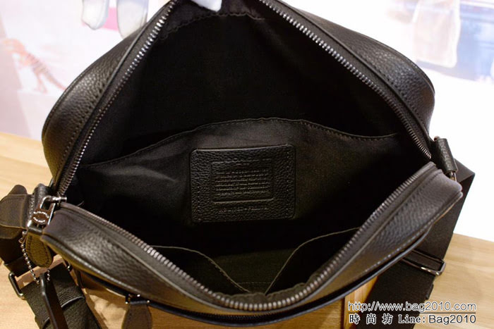 COACH蔻馳 專櫃最新款 C家26077 長方形潮流男士單肩 徽章印花斜挎包 專櫃今年主打款  Chz1285